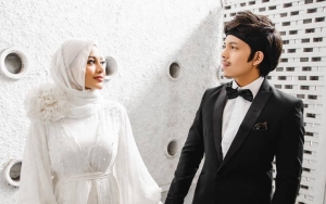 Aurel Hermansyah Yoga Bareng Atta Halilitar Demi Cepat Hamil, Penampilan Tetap Berhijab Bikin Salut