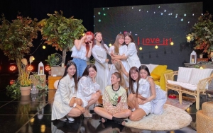 9 Member IOI Reunian Rayakan 5 Tahun Debut, Kenang Masa Lalu Sampai Nangis Bareng