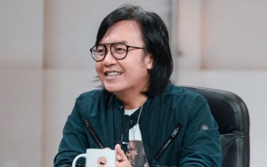 Ari Lasso Bagi Foto Jadul Baju Serba Rapi, Gaya Fashion Tahun 90-an Jadi Perbincangan