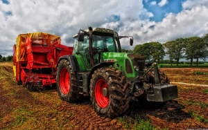 Kesal Lantaran Halangi Jalur Traktor, Petani Ini Tak Sengaja Pindahkan Batu Pembatas Negara