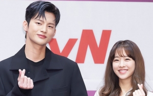 Awas Baper, Seo In Guk dan Park Bo Young Saling Lempar Pujian di 'Doom at Your Service'
