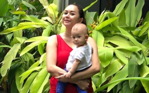 Aura Kasih Pamer Foto Berkuda Saat Masih Kecil, Paras Bikin Salfok Disebut Mirip Sang Putri