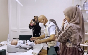 Banjir Air Mata, Mark Sungkar Ketemu Zaskia-Shireen Hingga Perdana Lihat Baby Ukkasya
