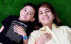 Kondisi Tya Ariestya Menurun Berbeda Dari Sang Anak, Minta Doa Agar Segera Pulih