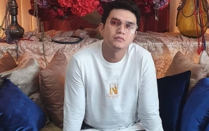 Biasa Nyeleneh, Aksi Aldi Taher Cium Tangan dan Mengaji Saat Ibunda Sakit Picu Reaksi Haru