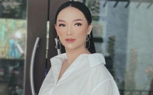 Dibully Tak Sopan pada Mendiang Sapri, Zaskia Gotik Pilih Pamer Foto Putrinya dengan Bibir Belepotan