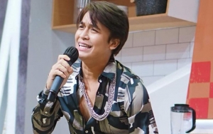 Billy Syahputra Ikut Gotong Keranda  Jenazah Bang Sapri Sampai Ke Liang Lahat