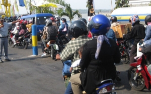Masuknya TKA Tiongkok Dinilai Jadi Salah Satu Faktor Pemudik Nekat Terobos Titik Penyekatan