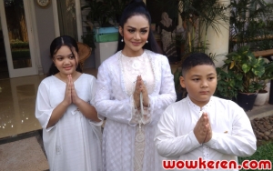 Lebaran Tanpa Raul Lemos, Krisdayanti Beber Cara Jitu Beri Pengertian pada Anak-Anaknya