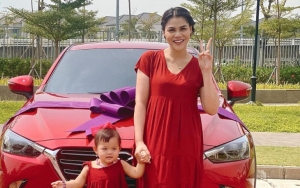 Lebaran Perdana Usai Jadi Mualaf, Katty Butterfly Kompak Berhijab Bareng Sang Putri Bikin Kesengsem