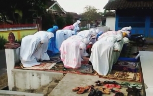 Beda dari Pemerintah, Umat Islam Aboge Baru Salat Idul Fitri Hari Ini