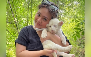 Audy Item Ngeluh Mual dan Muntah, Hamil Anak Ketiga?