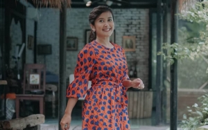 Bikin Ngilu, Widi Mulia Pamer Foto Lawas Pose Yoga Ekstrem Saat Hamil 9 Bulan