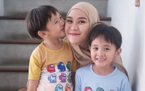 Ketemu Anak-anak Hebat, Zaskia Adya Mecca Rekam Video Ini Untuk 'Oleh-oleh' Buah Hati