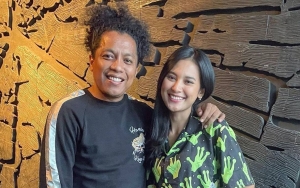 Arie Kriting Takjub Dengan Benda Kecil Ini Saat Rayakan Ultah Istri, Tak Peduli Dibilang Katrok