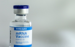 BPOM Minta Warga Penerima Vaksin AstraZeneca Lapor Jika Alami Gejala Ini