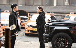 Keasyikan Latihan Dialog, Lee Je Hoon dan Esom Tak Sadar Ditinggal Staf 'Taxi Driver'