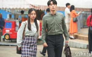 Go Min Si dan Lee Do Hyun Pamer Keakraban Saat Syuting Adegan Ciuman 'Youth of May'