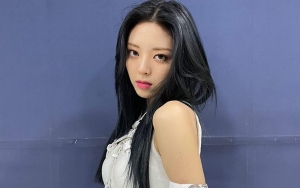 Yuna ITZY Terciduk Makan Sendirian di Kafe, Digosipin Pengunjung Lain Gara-Gara Ini