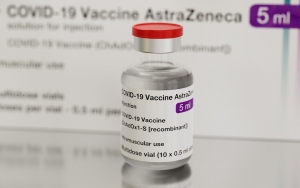 Vaksin AstraZeneca Diduga Makan Korban di RI, IDI Sarankan Tidak untuk Usia Muda