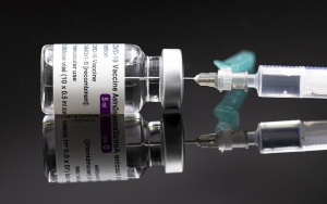 Komnas KIPI Sebut Efek Samping Vaksin AstraZeneca Lebih Banyak Serang Nonlansia