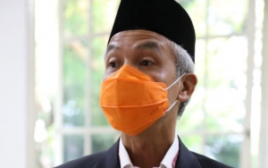 Gubernur Jawa Tengah Hentikan Kerja Sejenak Untuk Nyanyikan Indonesia Raya Peringati Harkitnas