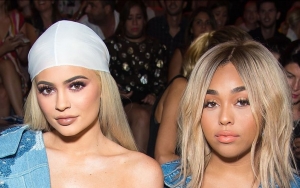 Jadi 'Rival' The Kardashian-Jenner, Jordyn Woods-Kylie Jenner Pakai Sepatu Mirip Harga Fantastis