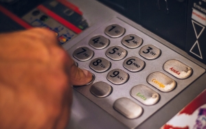Cek Saldo di ATM Link Mulai Dikenai Biaya Rp 2.500 Per 1 Juni, Ini Alasannya