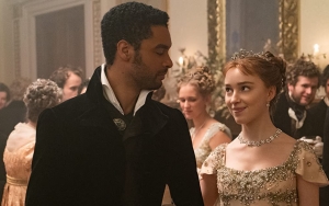 Rege-Jean Page Tak Lanjut 'Bridgerton' Season 2, Begini Tanggapan Phoebe Dynevor
