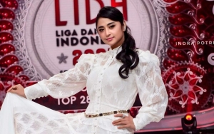 Pertama Kali, Dewi Persik Terbang Ke Kudus Untuk Manggung Off Air Saat Pandemi