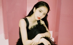 Penampilan Jisoo BLACKPINK Bikin Pangling di Cover ELLE Thailand