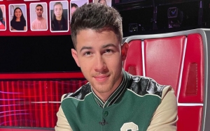 BBMA 2021: Didapuk Jadi Host, Intip Gaya Super Kece Nick Jonas Dalam Outfit Serba Hijau