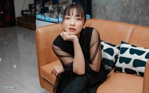Bareng Para Pejuang Covid, Hesti Purwadinata Semangat Senam Komplek Pakai Lagu BLACKPINK