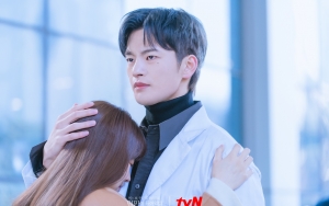 Seo In Guk Alami Penurunan Berat Badan Demi Bintangi 'Doom at Your Service'
