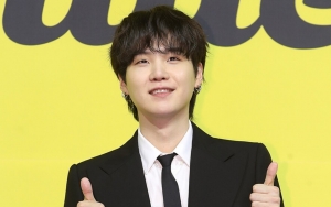 Suga BTS Bahas Mimpi Tampil di Depan Fans dengan Gitar Usai Bahunya Sembuh