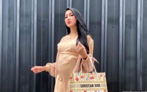 Bikin Heboh, Lucinta Luna Pamer Ciuman Bibir Bareng Pacar Bule Di Foto Maternity