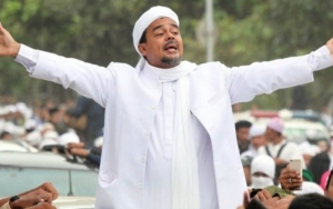 Habib Rizieq Divonis 8 Bulan Penjara Imbas Diklaim Sengaja Undang Massa di Petamburan