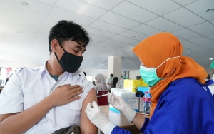 Vaksin COVID-19 Disebut Mengandung Microchip Magnetis, Begini Penjelasan Kemenkes