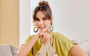 Fans Heboh, Luna Maya Semringah Pamer Cincin di Jari Manis Ramai Spekulasi Sudah Dilamar