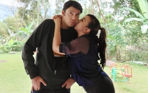 Sandy Tumiwa Singgung Kabar Berkabung, Sang Istri Henny Mona Keguguran?