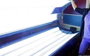 Dua Jam Berada di Tanning Bed, Seorang Wanita Ditemukan Tewas oleh Pelanggan