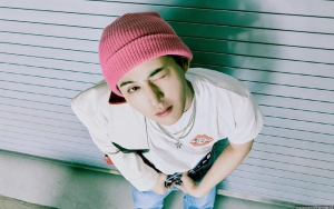 B I Rilis Tampilkan Aura Mellow Di Pinggir Pantai Dalam Teaser Lirik Lagu Comeback Illa Illa