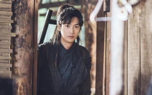 Bak Kejar Setoran, Na In Woo Syuting 'River Where the Moon Rises' Dan Film Baru Bergantian