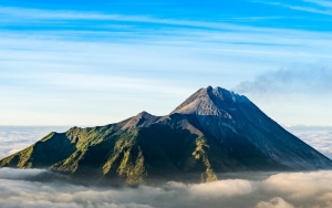 Ini Kata Lapan Soal Cahaya Diduga Meteor Jatuh di Puncak Gunung Merapi