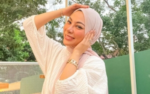 Alasannya Untuk Hijrah Sempat Bikin Kagum, Kini Liza Aditya Bikin Heboh Karena Kembali Lepas Hijab