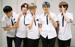 Agensi Umumkan TXT Batalkan Showcase Comeback Pasca Salah Satu Staf Positif COVID-19