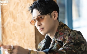 Jadi Sopir Taksi, Lee Je Hoon Akui Gagal Move On dari 'Taxi Driver'