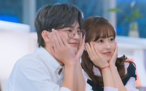Seo In Guk dan Park Bo Young Ciuman Hot di 'Doom At Your Service', Fans Beri Peringatan