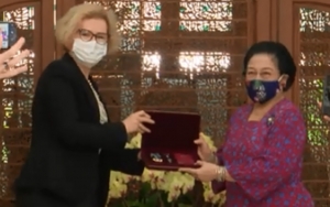 Jadi WNI Pertama yang Dianugerahi Penghargaan Persahabatan Dari Rusia, Megawati Kenang Soekarno