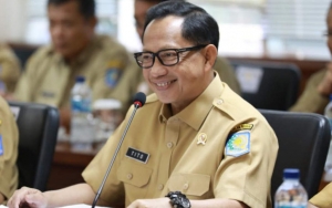 Mendagri Serahkan Konflik Bupati Alor Dengan Mensos Risma Ke Gubernur NTT